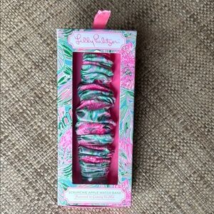 NWT Lilly Pulitzer Scrunchie Apple Watch Band